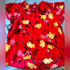Old navy red and floral top nice fresh loose material !